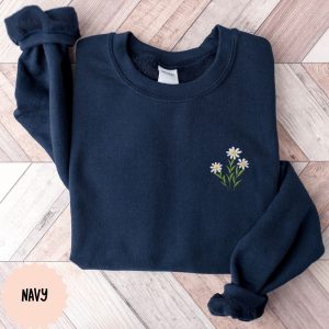 Embroidered Floral Daisy Sweatshirt - Image 1